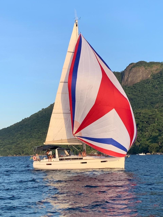 /barcos/beneteau-oceanis-41/